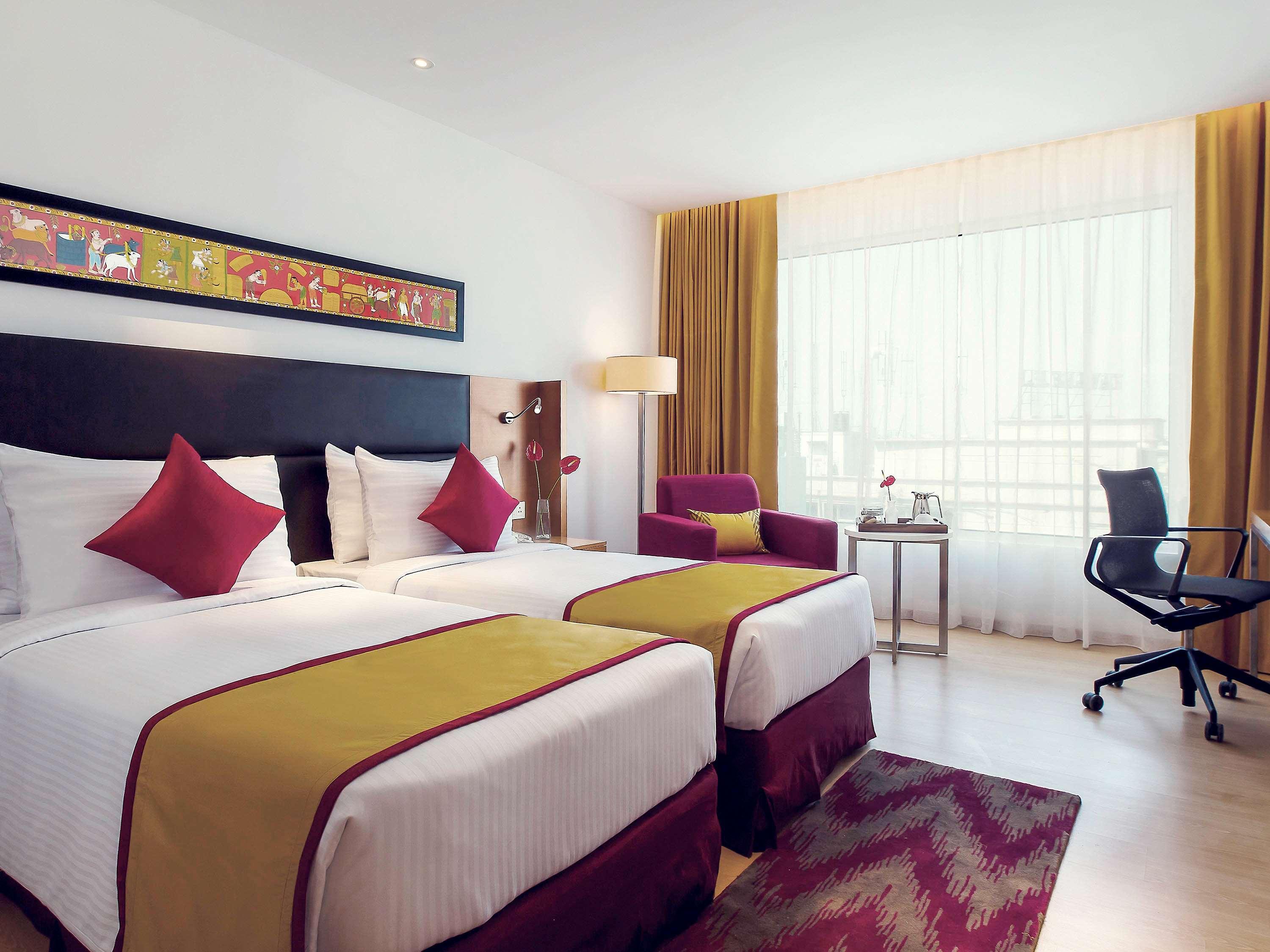 Mercure Hyderabad Kcp Banjara Hills, An Accor Hotel Buitenkant foto A room at the hotel