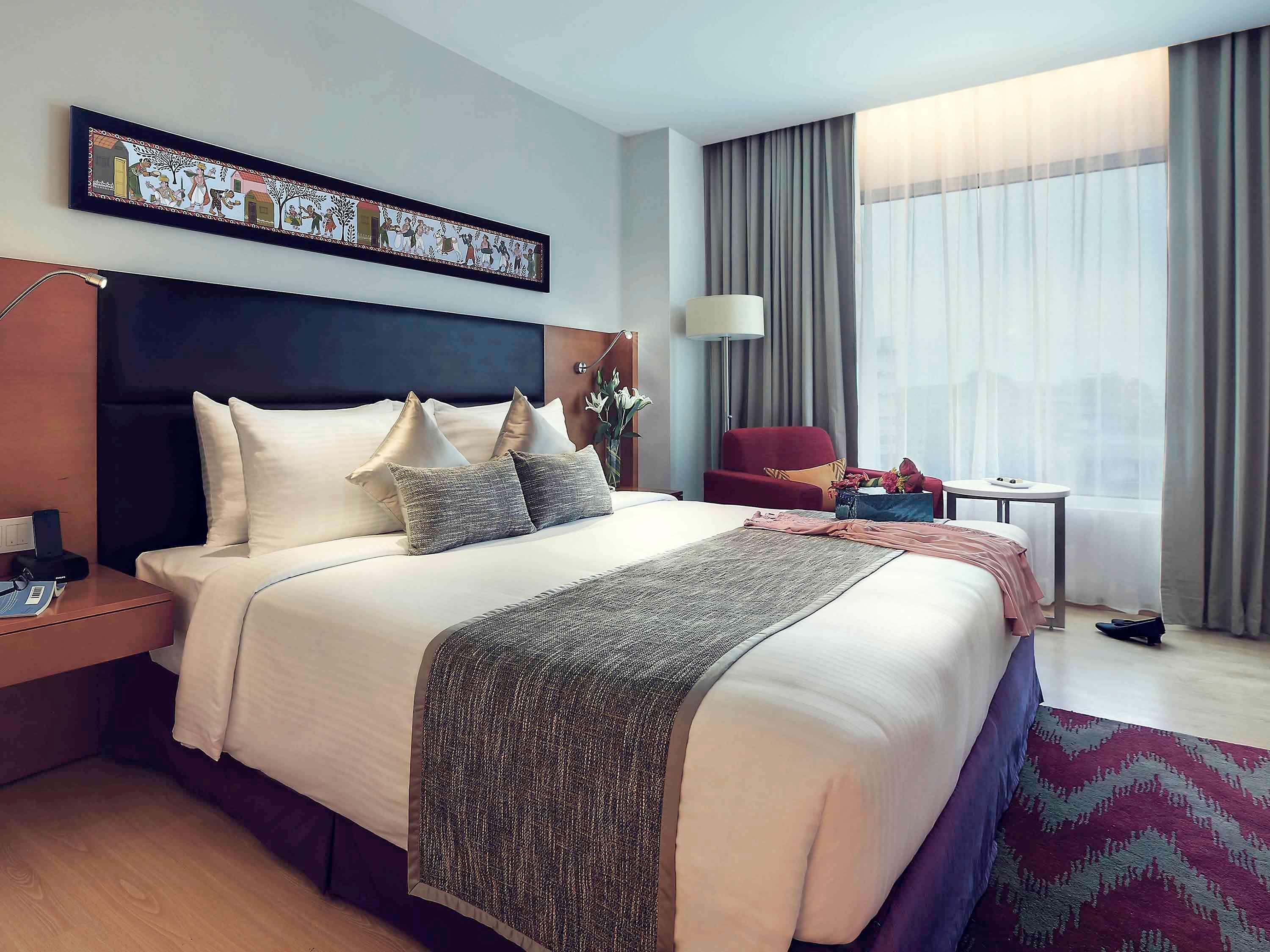 Mercure Hyderabad Kcp Banjara Hills, An Accor Hotel Buitenkant foto Deluxe Room
