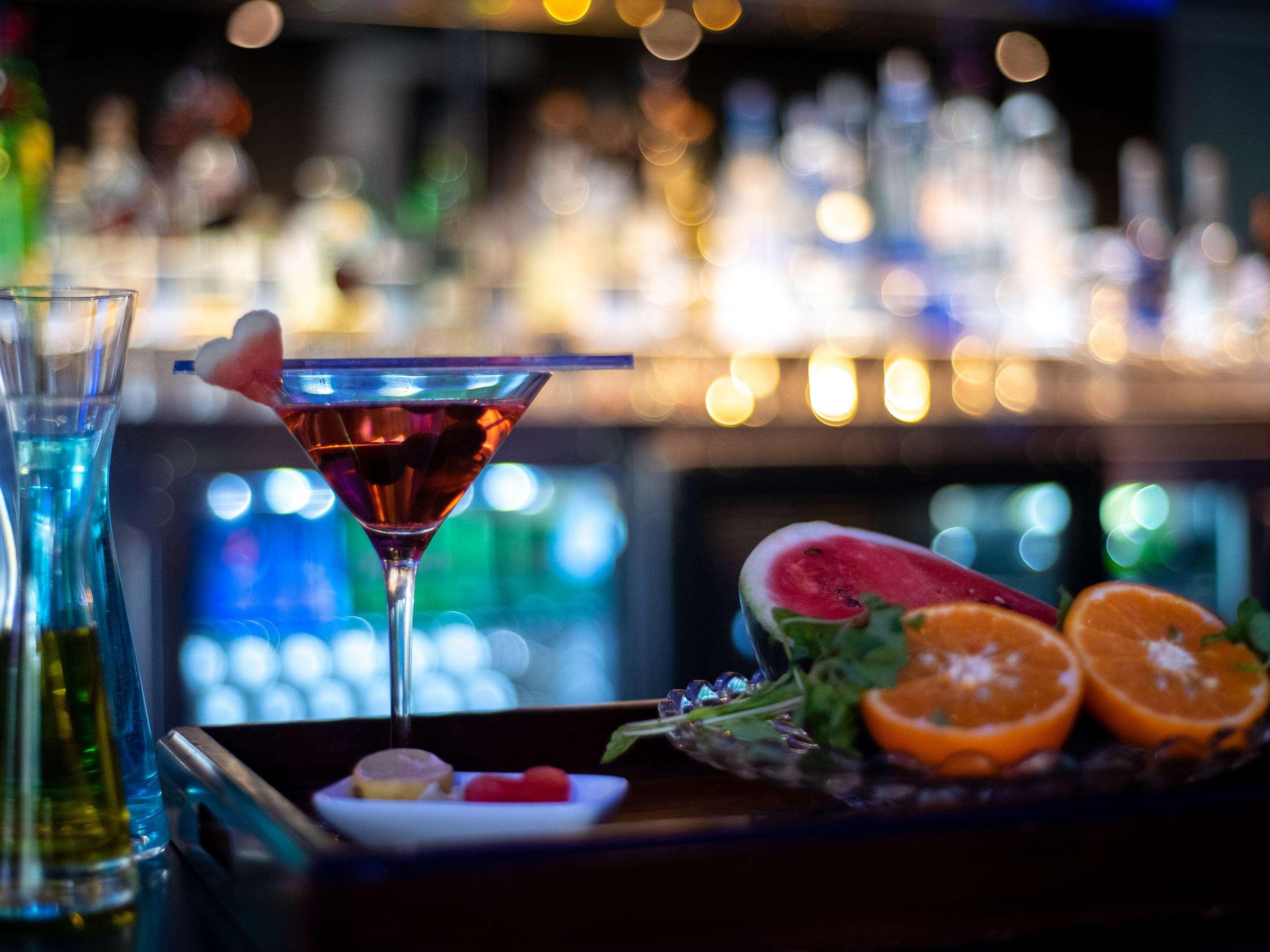 Mercure Hyderabad Kcp Banjara Hills, An Accor Hotel Buitenkant foto A cosmopolitan cocktail