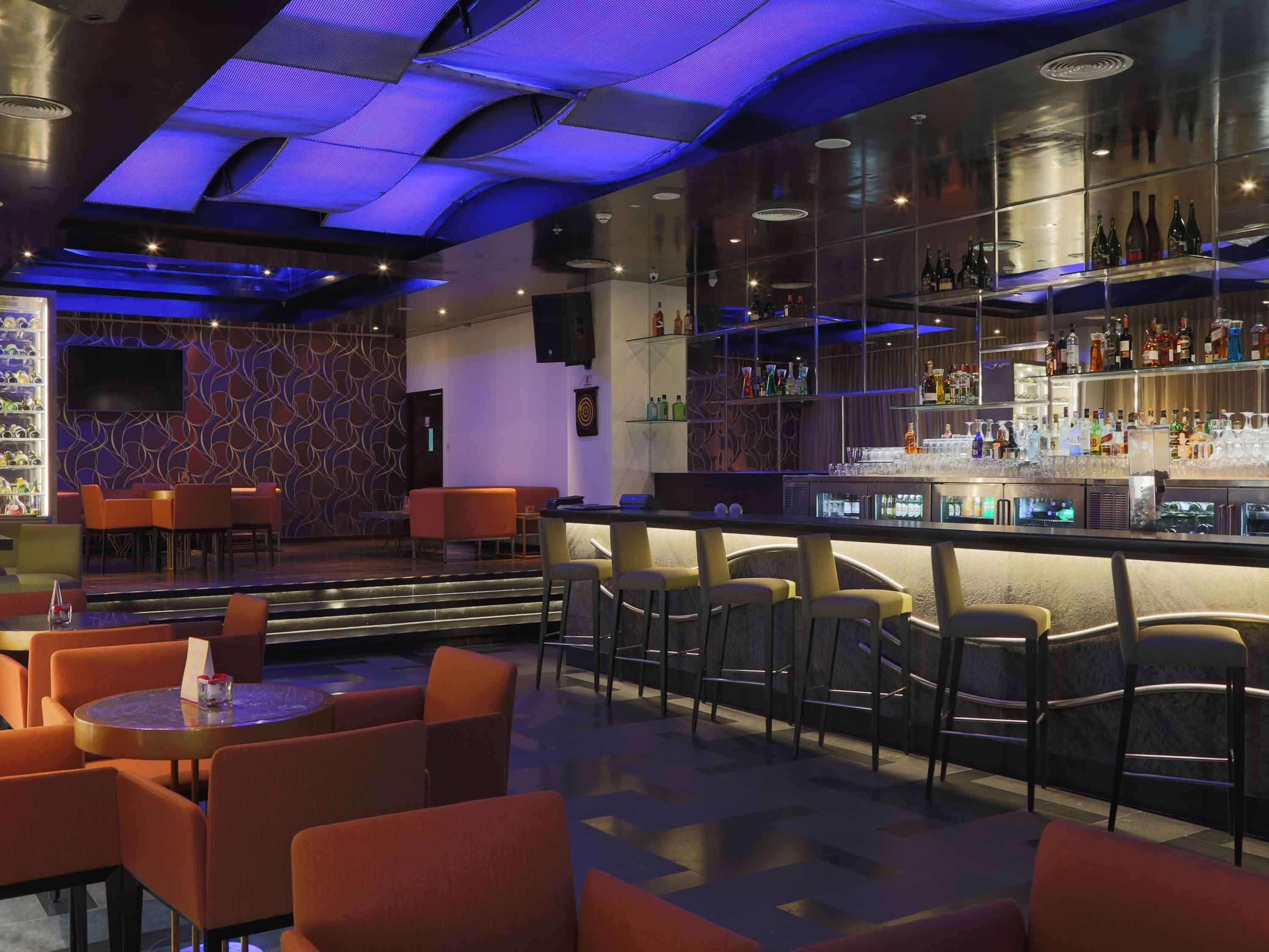 Mercure Hyderabad Kcp Banjara Hills, An Accor Hotel Buitenkant foto The bar at the 101 bar