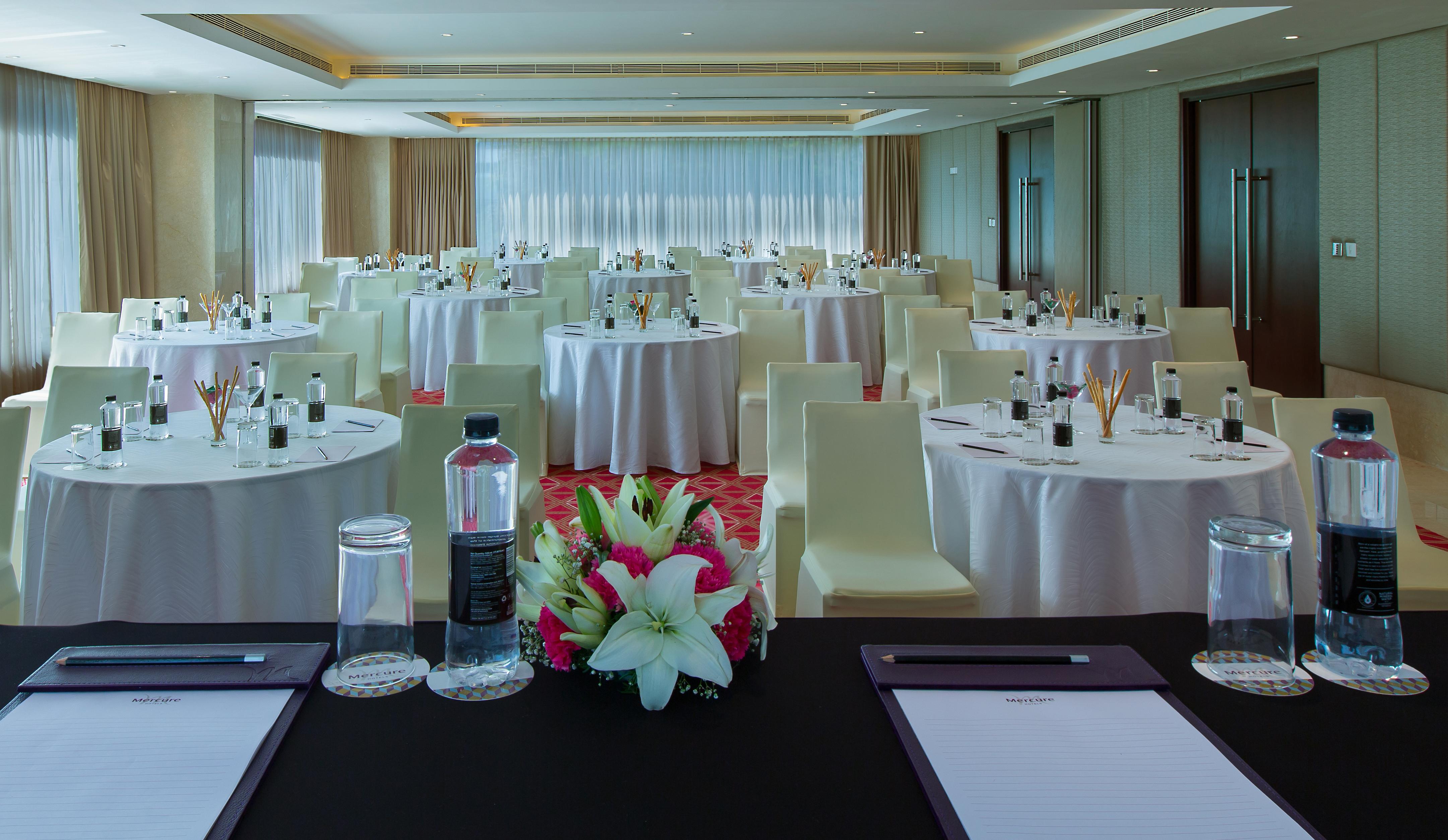 Mercure Hyderabad Kcp Banjara Hills, An Accor Hotel Buitenkant foto Meeting room